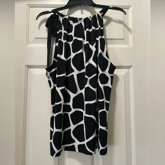 Women’s Michael Kors Black and White Giraffe Print Halter Neckline Top size XL - Picture 2 of 7